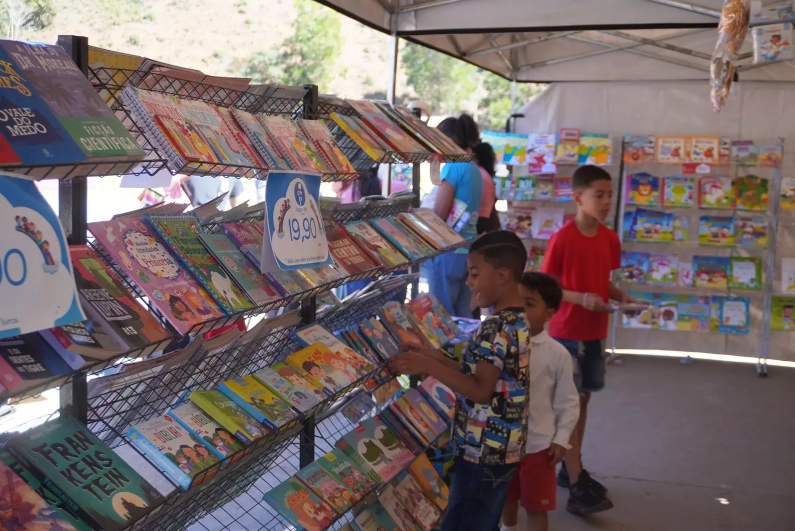 Festival Literário das escolas municipais de Ewbank da Câmara celebra universo infantil